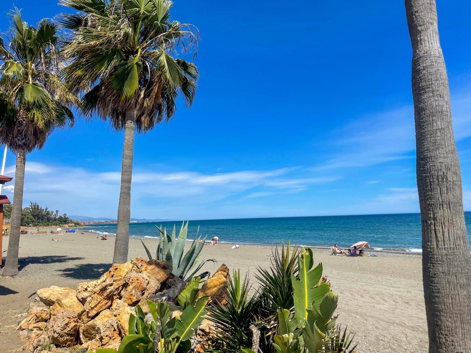 Modern Apartment With Terrace - 2 Min From The Beach Estepona Ngoại thất bức ảnh