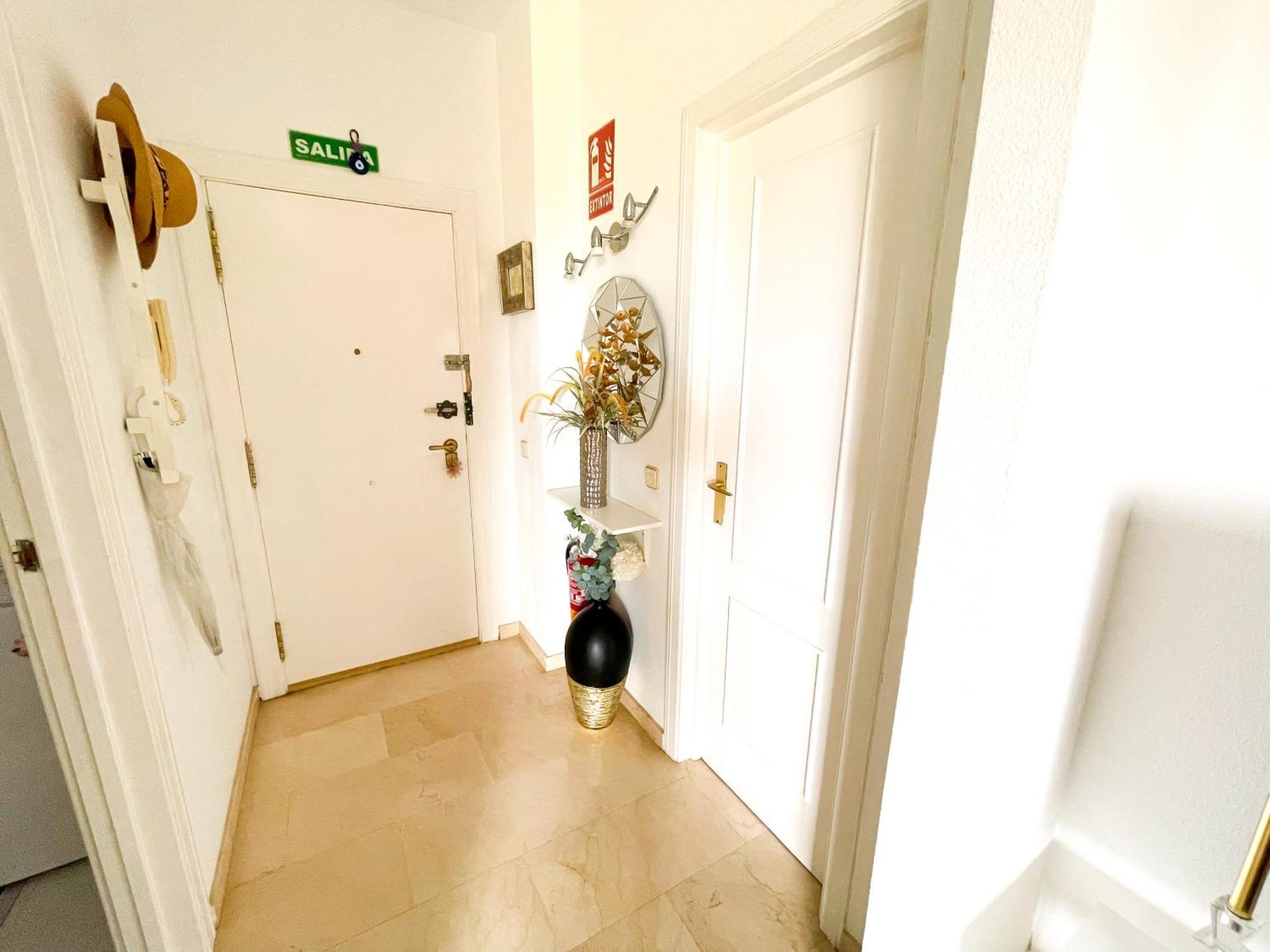 Modern Apartment With Terrace - 2 Min From The Beach Estepona Ngoại thất bức ảnh